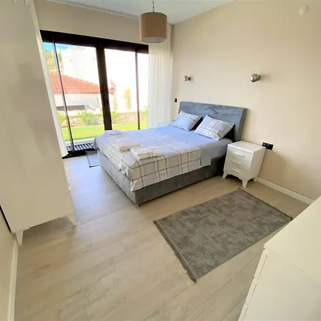 Located 3 Km From The Center Of 度假居 Çeşme