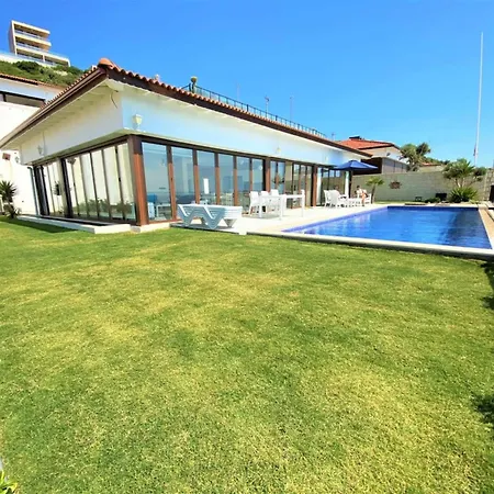 Located 3 Km From The Center Of Çeşme