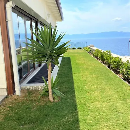 Located 3 Km From The Center Of Çeşme