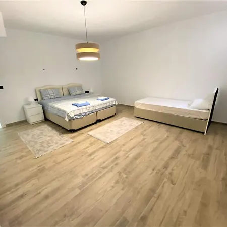 Located 3 Km From The Center Of Case de vacanță *