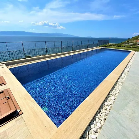 Located 3 Km From The Center Of Çeşme